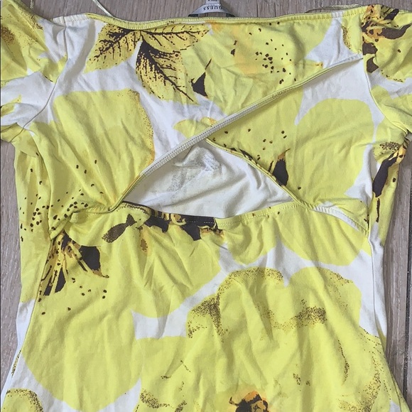 Guess - Picture 7 of 7